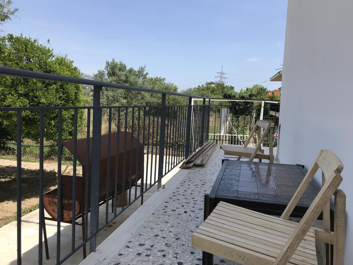 Villa Filoxenia อมารินโธส ภายนอก รูปภาพ